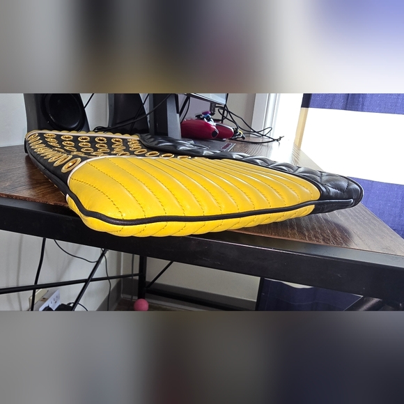 Miu Miu Nappa Biker Vele Pochette - Picture 6 of 17